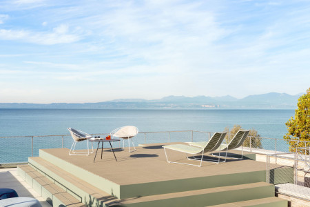 Leaf Kollektion von Arper mit Outdoor-Stuhl und Liege – filigranes Design aus pulverbeschichtetem Stahl für Terrasse oder Garten