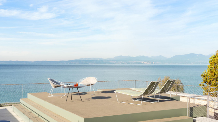 Leaf Kollektion von Arper mit Outdoor-Stuhl und Liege – filigranes Design aus pulverbeschichtetem Stahl für Terrasse oder Garten