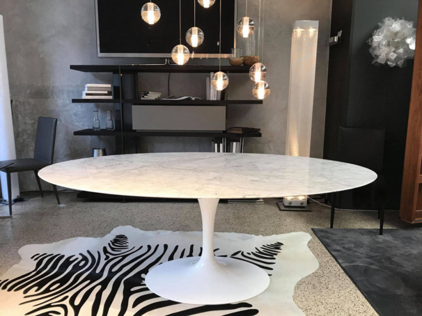 Runder Esstisch Tulip Table von Knoll International mit Marmorplatte