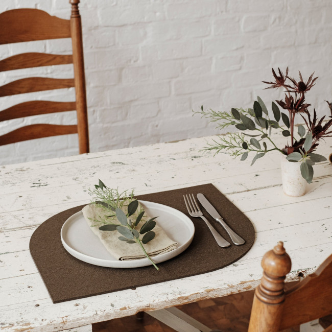 Tischset Bow aus Wollfilz von Hey-Sign
