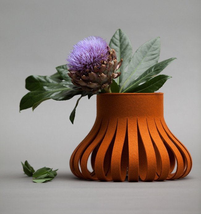 Vase Alva aus Wollfilz mit Glaseinsatz von Hey-Sign