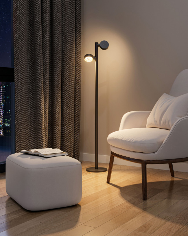 Sompex Ronda Akku Stehleuchte schwarz mit zwei drehbaren Köpfen im Wohnzimmer – kabellose LED-Stehleuchte, dimmbar