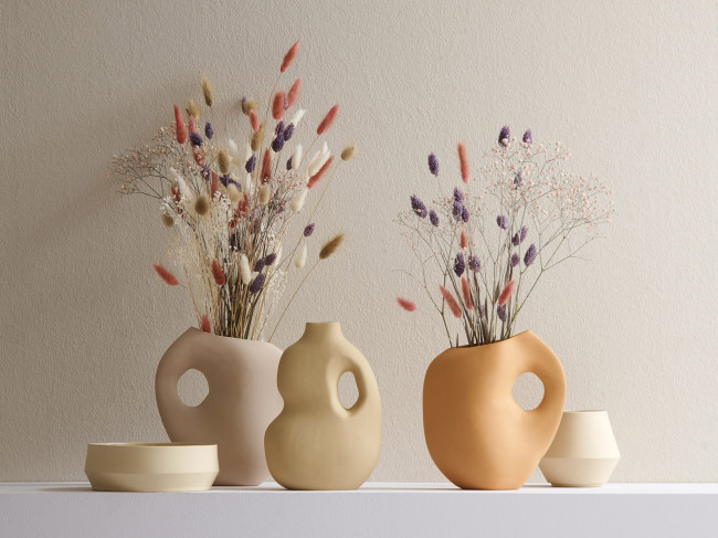 Aura Vasen aus Porzellan von Schneid Studio