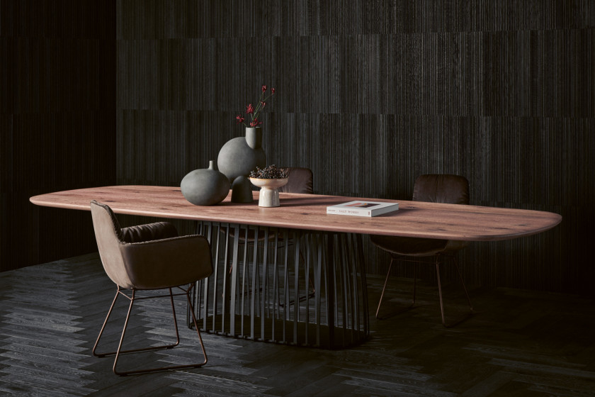 Esstisch Basket mit bootsförmiger Tischplatte in NCS Farbgebung von Schotten & Hansen