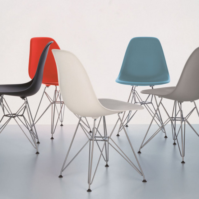 Eames Plastic Chairs von Vitra