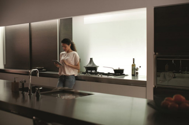 Smart Home Light Strip Plus von Philips Hue in der Küche