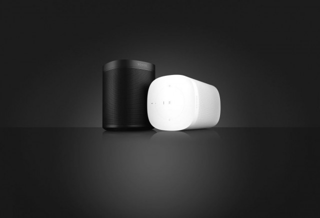 Sonos One intelligenter Lautsprecher in schwarz und weiß