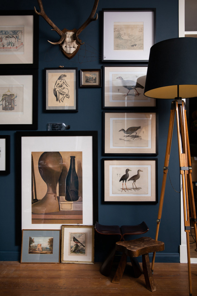 Wandfarbe NO 65 Skater - ein tiefes Petrolblau von Caparol Icons - Farbikone 2026