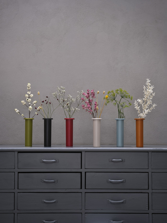 Magis Bouquet ist Vase und Tischleuchte in einem, hier in verschiedenen Farben
