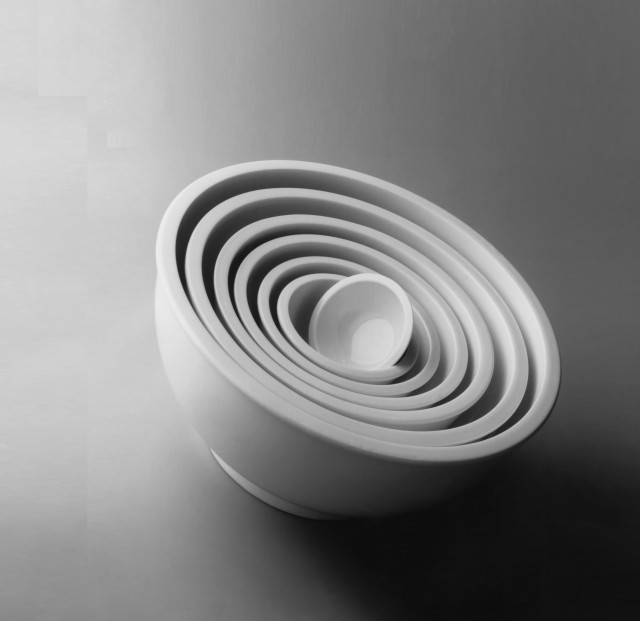 Schalenset Expression aus 7 hochwertigen weißen Porzellanschalen von Raumgestalt, stapelbar