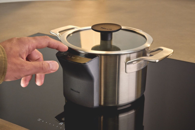 Küchentrend 2026: Miele M Sense intelligenter Kochtopf mit Überkochschutz