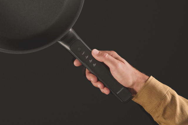 Küchentrend 2026: Miele M Sense intelligente Bratpfanne mit integrierter Temperaturregelung