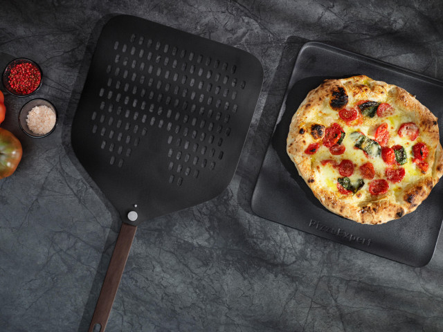 AEG PizzaExpert Blech für den 7000 MealAssist Backofen - für Pizza in Restaurant-Qualität