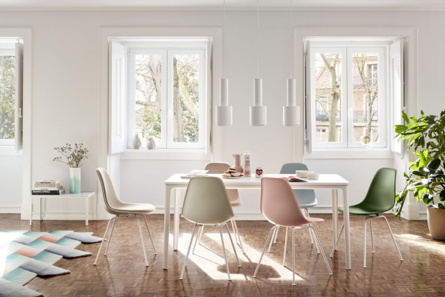 Vitra Eames Plastic Side Chairs in Pastelltönen